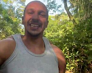 eu e amigo levamos pretinha para cachoeira e demos pau