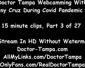 In the exam room Destiny Cruz gives Doctor Tampa a live blowjob