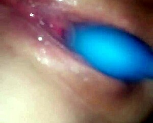 Kona's deep vibrator close-up.