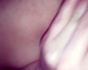 Kona's deep vibrator close-up.