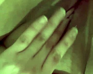 Valeriavida shares her amateur masturbation session