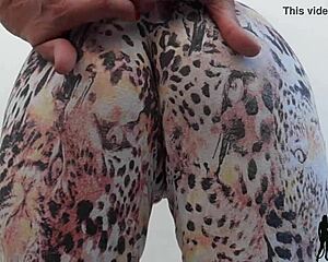 hot blonde ripping leggings over my big butt and my pussy, so horny! 😍🍑