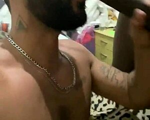 Dando pra dois irm4os ao mesmo tempo