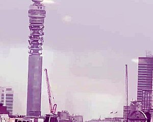 Mature agent Tanya Tate offers sex bonus