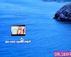 I love watching Tiffany Watson play with her pussy on webcam