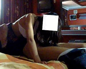 chica colegiala cogiendo calientita en hotel