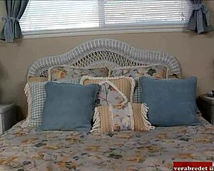 Black woman with big ass receives cumshot