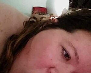 slutslave1975 enjoys a relaxing oral activity