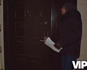 blonde teen's pussy in the bathtub