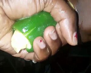 Plantain Versus Poivron - I Get Wet And Cum So Hard!