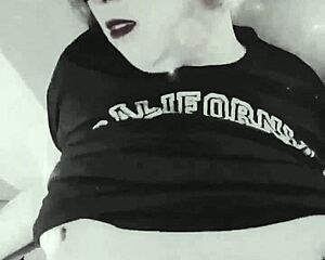 An Amateur Dating An Mature Asian beauty Via … Gets kinky!