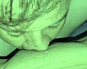 I lickin' dat rich vagina so good