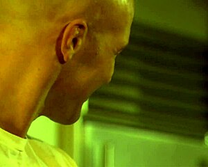 Housewife full of voluptuousness, giving a sensual blowjob and having a wild ride
