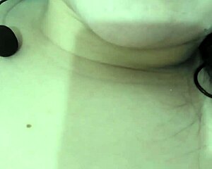 Horny babe begs for kisses on mouth and pussy everywhere.