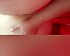 woman receives reward for keeping money