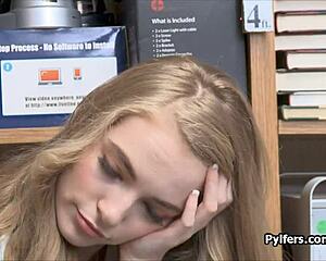 Man, That Shy Footjob Turned Into Deep Pussy Fucking at Office!