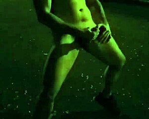 handsome bearded gay guy shows off feet outdoors, exhibitionist street cum with exibicionista vibe