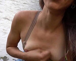 Jerk off with me, cum on my ass in the park.