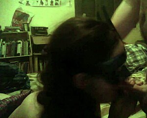 Liza, The Argentinian Pet, Teases With Seductive Moves And Alluring Charm