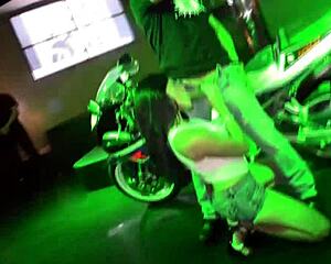 Latina’s wild public sexparty leaves me breathless every time.