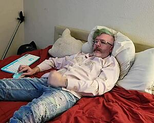 fully clothed emo babe masturbating huge cock to orgasm