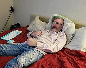 fully clothed emo babe masturbating huge cock to orgasm