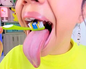 I’m obsessed with Lila Jordan brushing her teeth with wild spit play.