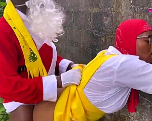 This is a sexy Christmas gift from a hijabi teen to Santa…and you
