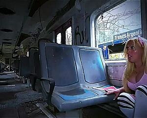 Policia Musculoso Cogiendo Colegiala Transexual en Tren