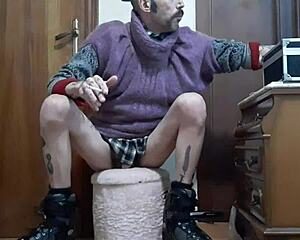 Melvincoficial, the gay spanish guy, masturbates solo on skates in a private moment