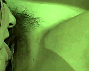 Minkas aux gros seins taquine Deauxmas avec un énorme gode-ceinture