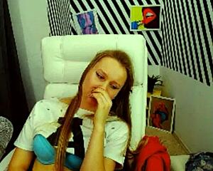 alicebush really enjoys her solo play