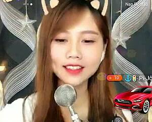 Pretty Asian Girl's Exciting Webcam Blowjob on Uplive