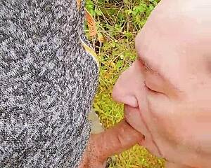 Biggbutt2xl is a hot gay college student from Princeton, New Jersey.