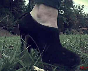 you are a dirty worm under my feet