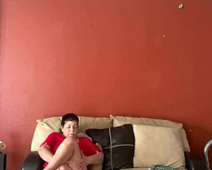 Hey, wanna see a steamy pussy massage? 😏