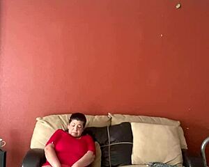 Hey, wanna see a steamy pussy massage? 😏