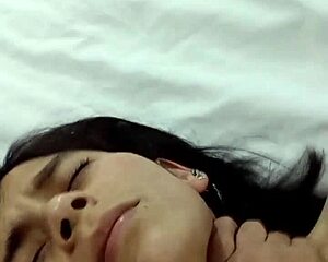 entro al cuarto y la obligo a follar 😈