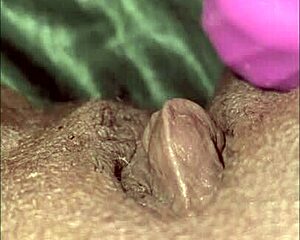 milaj tests wand vibrator on chubby pussy