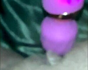 milaj tests wand vibrator on chubby pussy