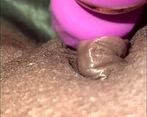 milaj tests wand vibrator on chubby pussy