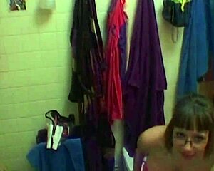 French MILF feels excited doing porn