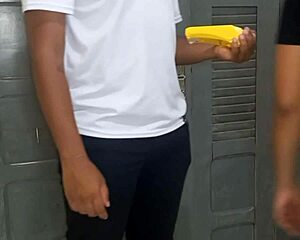 Entregador fudeu cuzinho pra pagar lanche