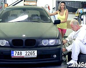 Dirty Tracy Sucks Like a Blonde Goddess in Close-Up Action! 😍