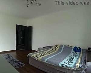 妻の親友をアナルファック！