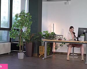 hey handyman, wanna see me play with toys while i masturbate?