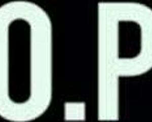 is alexis crystal teasing with her butt plug tail in cosplay?