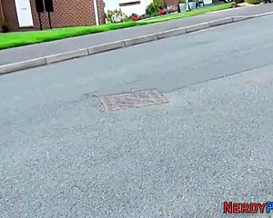 Tricked Amateur Gets Facial