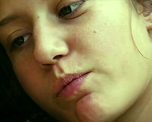 이 핫한 레즈비언들 인텐스 섹스 하는 거 봐볼래?