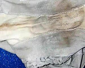 I foun my neighbr's drty panties, oh man!